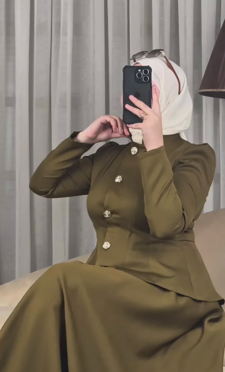 فستان قمر أنيق ومحتشم