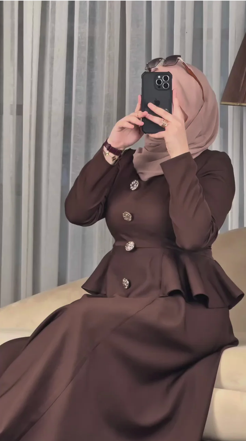 فستان قمر أنيق ومحتشم